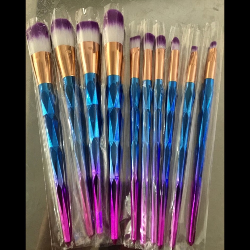 10 PIECE MAKEUP BRUSH SET ❗️